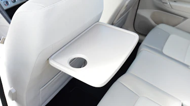 Volkswagen Golf SV BlueMotion TSI 2016 - seat tray