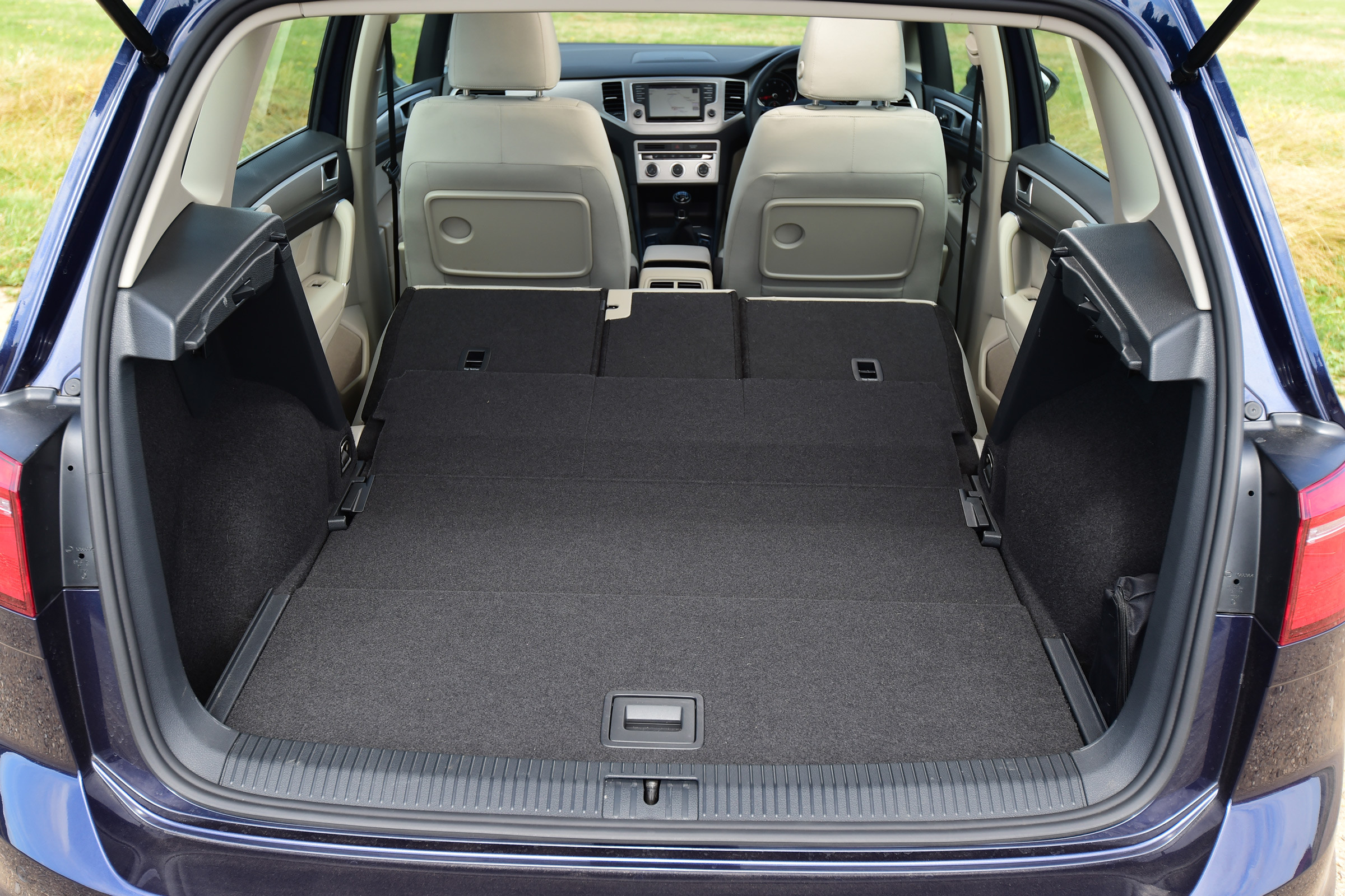 Volkswagen Golf SV BlueMotion TSI 2016 - boot seats down