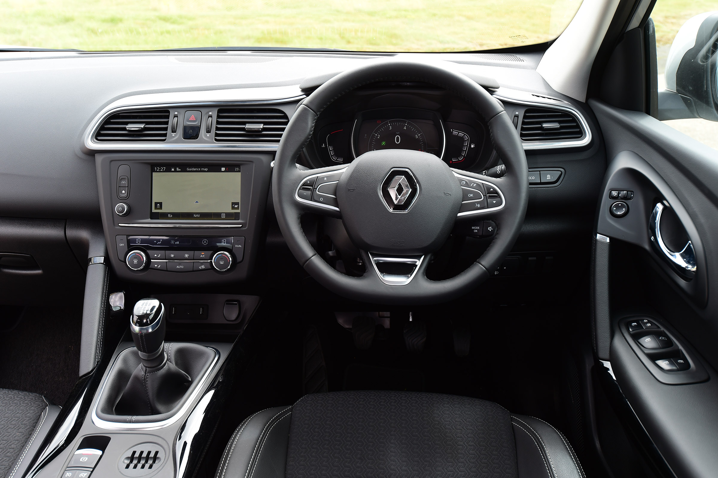 MG GS vs rivals - Renault Kadjar interior
