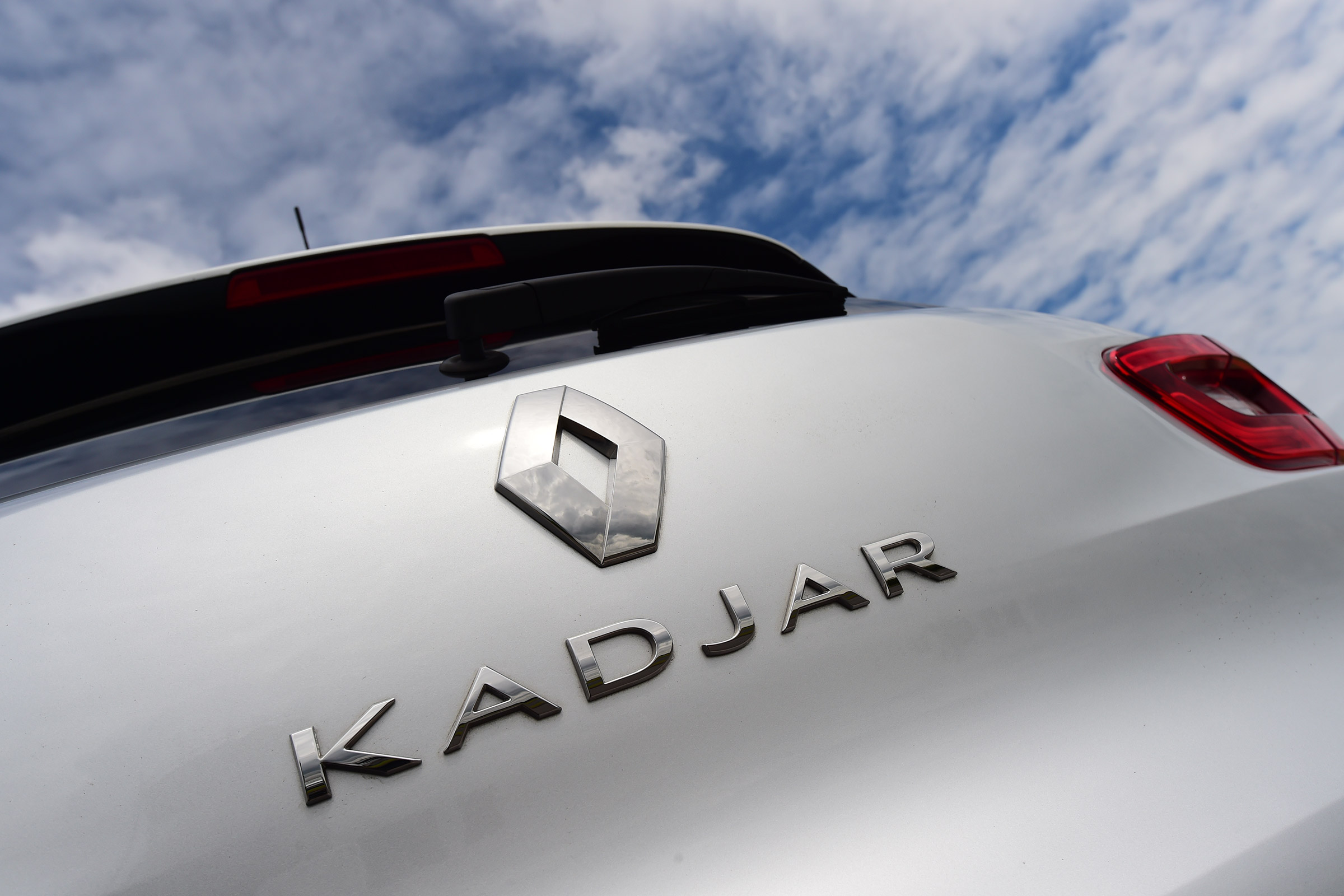 MG GS vs rivals - Renault Kadjar badge
