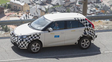 MG ZS spied - side action