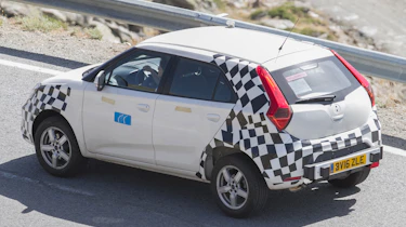 MG ZS spied - rear action