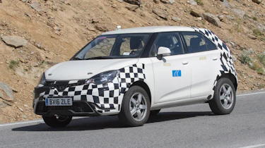 MG ZS spied - front/side