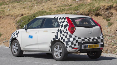 MG ZS spied - side