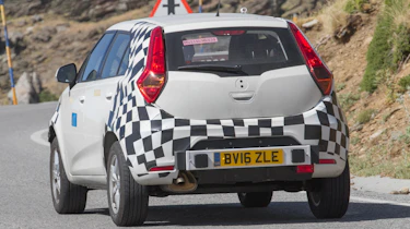MG ZS spied - rear