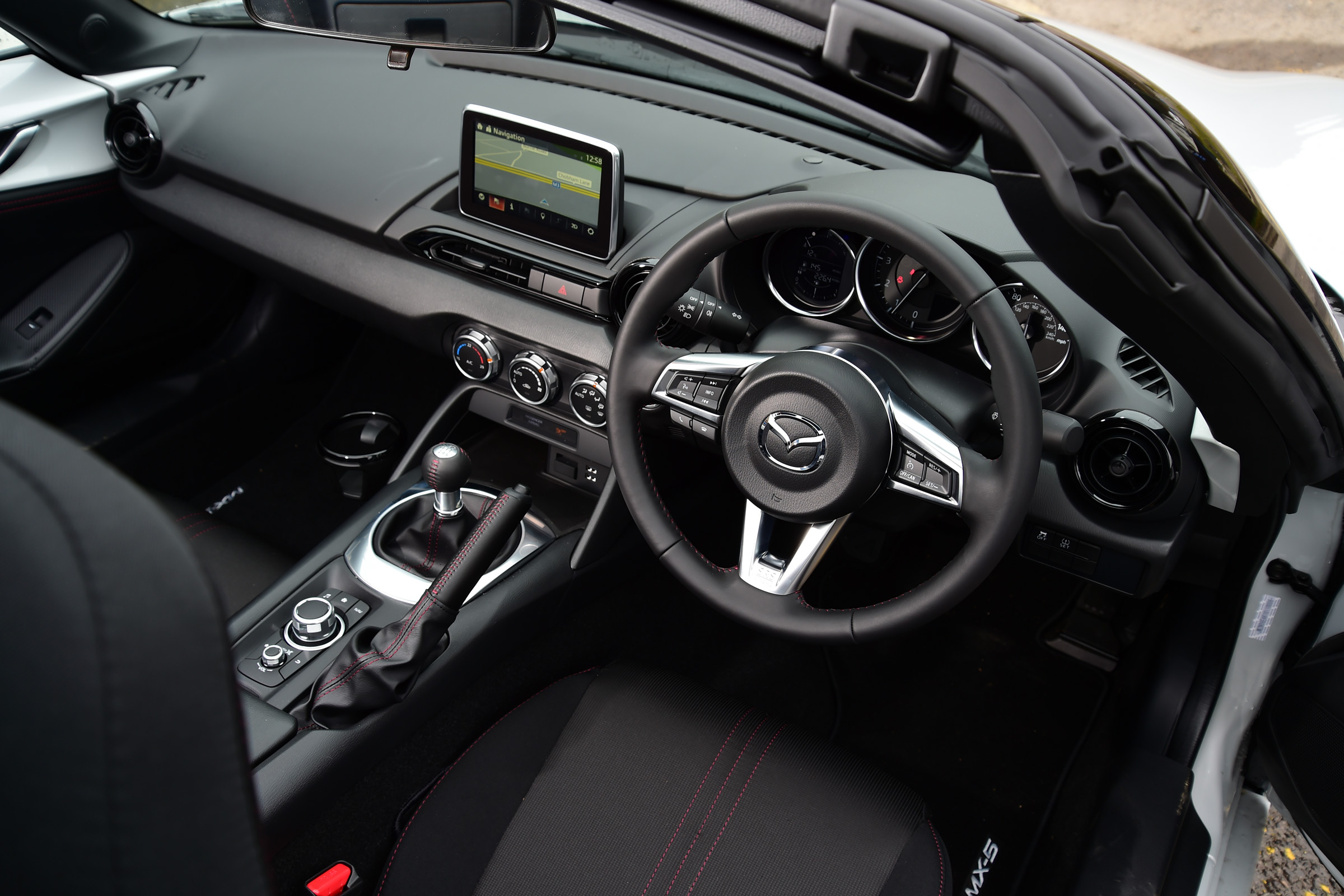 Long-term test review Mazda MX-5 - interior