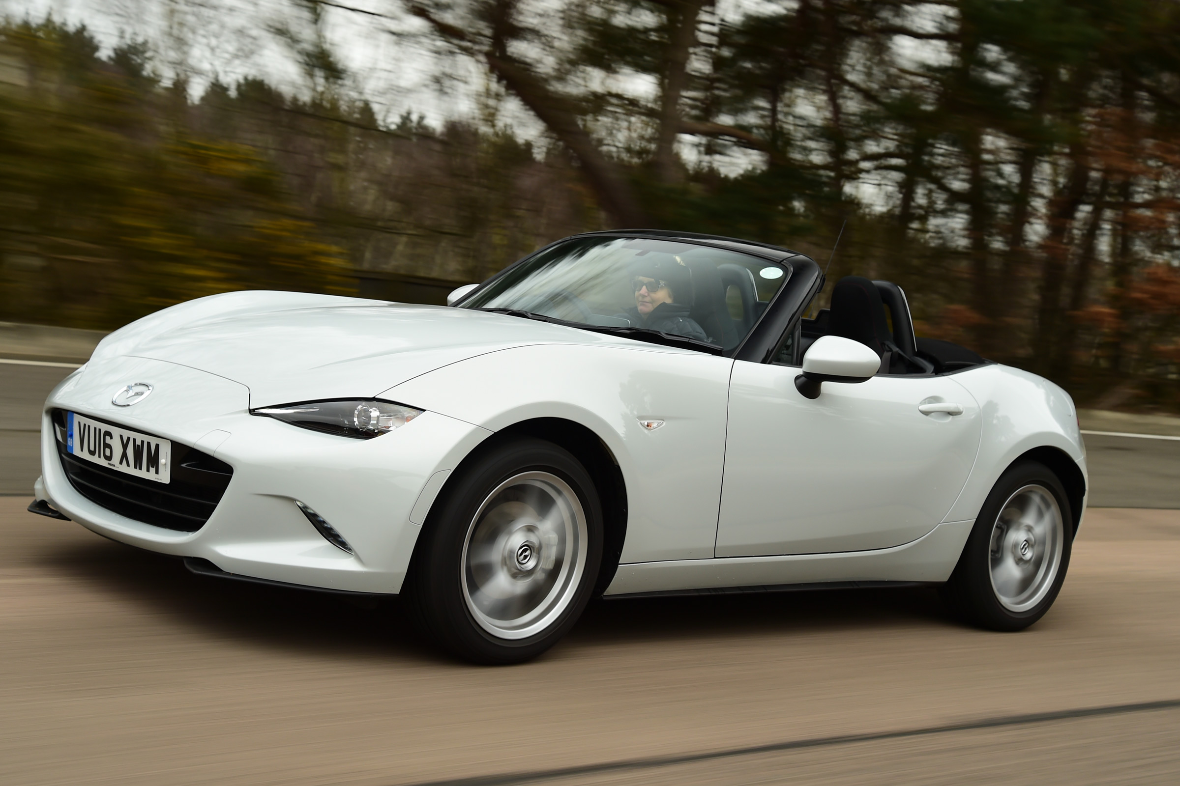 Long-term test review Mazda MX-5 - front tracking