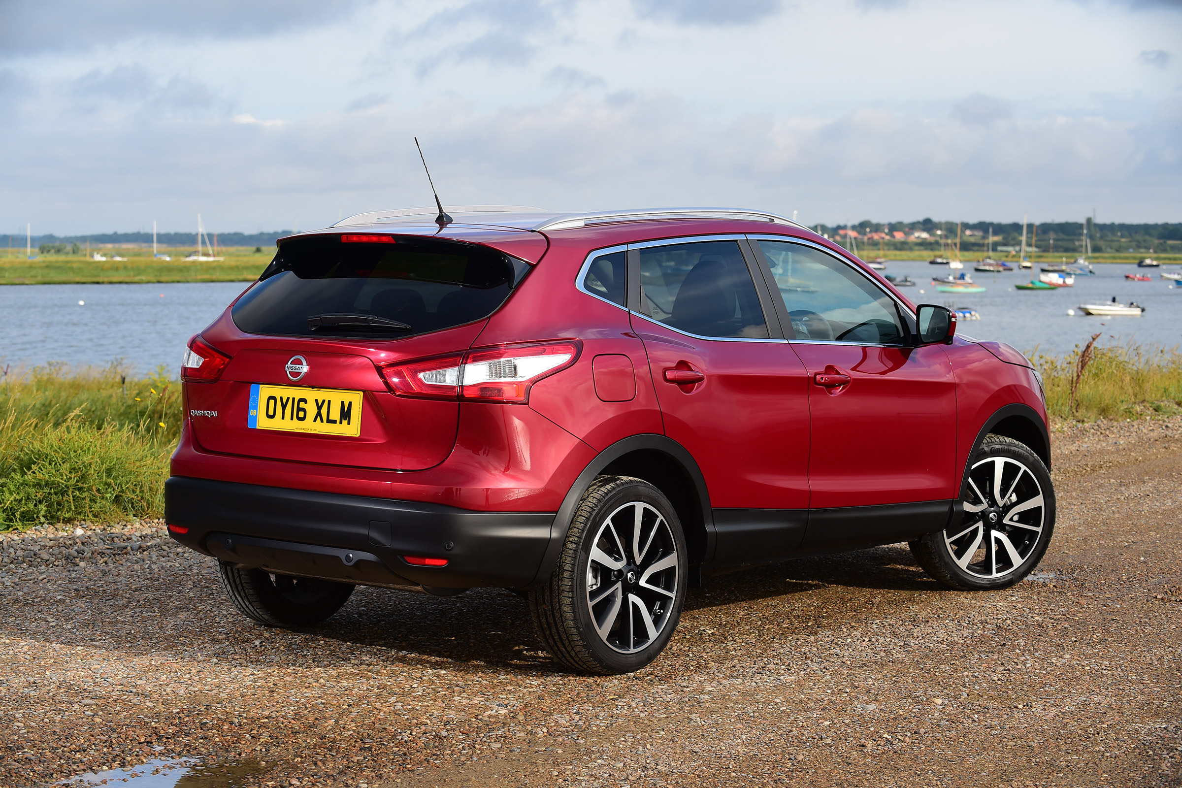 MG GS vs rivals - Nissan Qashqai rear three quarter