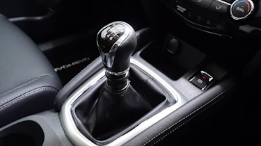 MG GS vs rivals - Nissan Qashqai gearstick