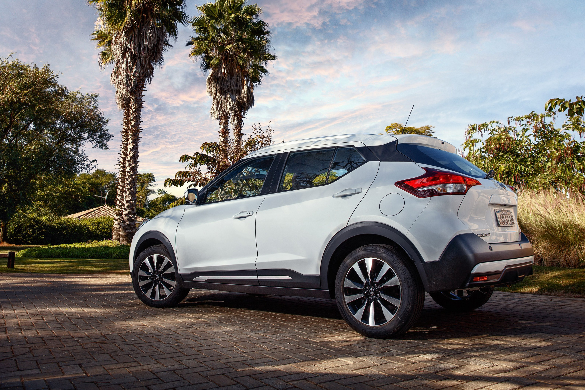 Nissan Kicks SUV - rear quarter 2