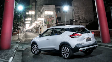 Nissan Kicks SUV - rear quarter 3