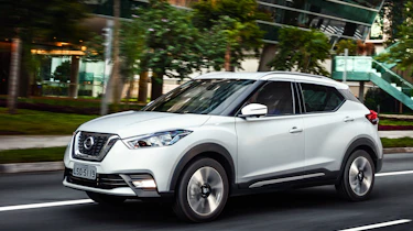Nissan Kicks SUV - front tracking 3