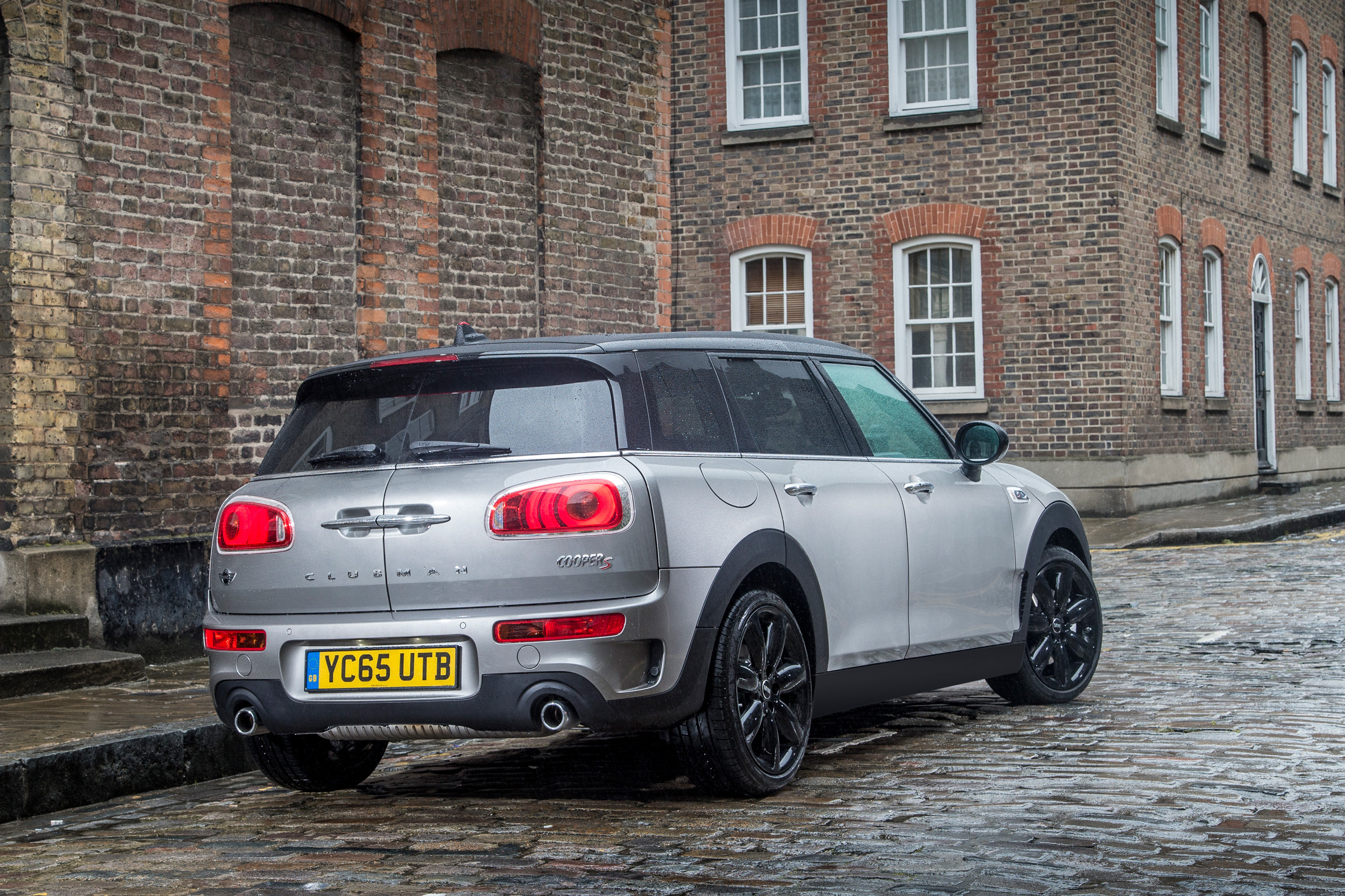 MINI Clubman ALL4 - rear quarter