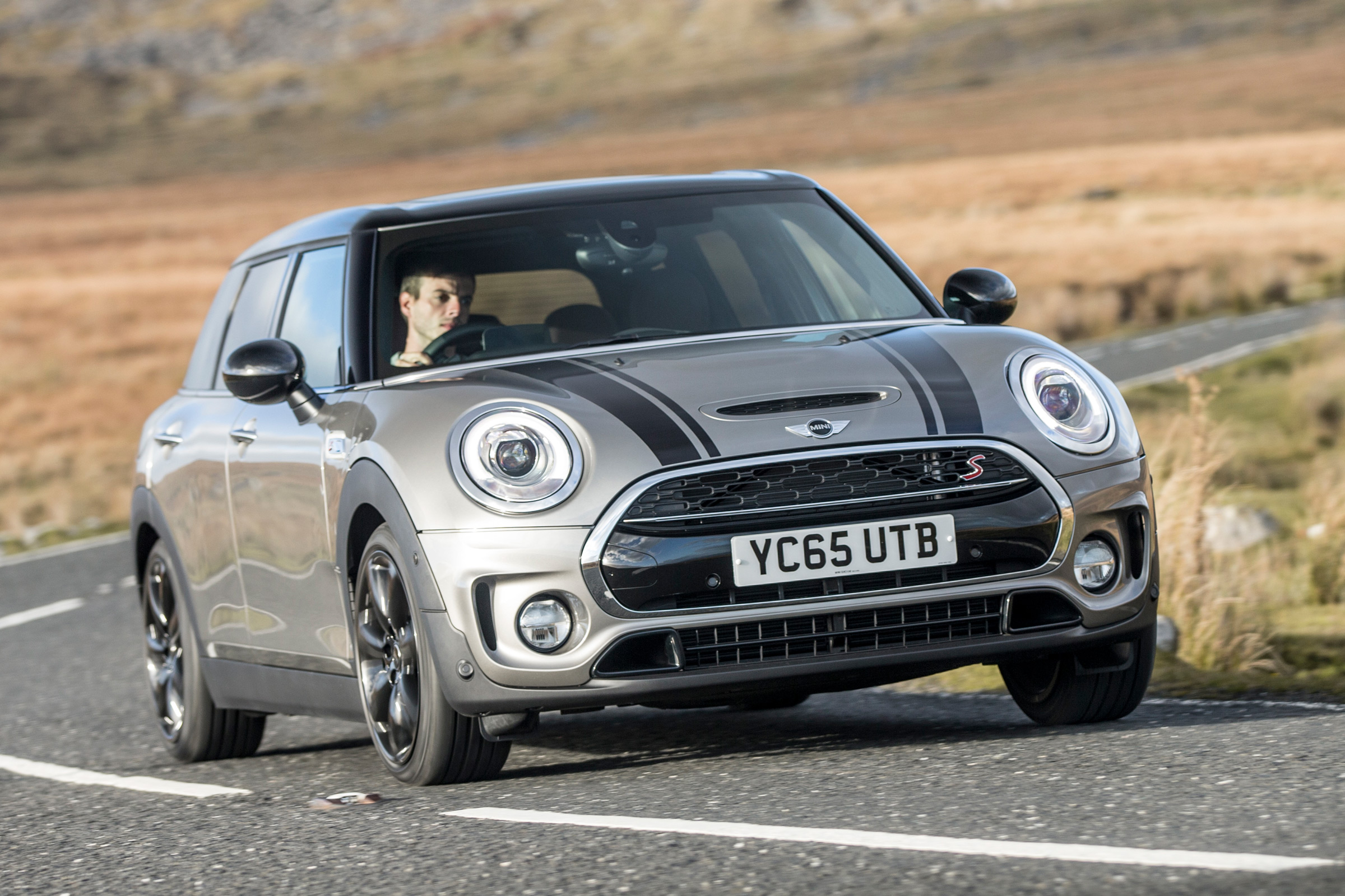 MINI Clubman ALL4 - front cornering