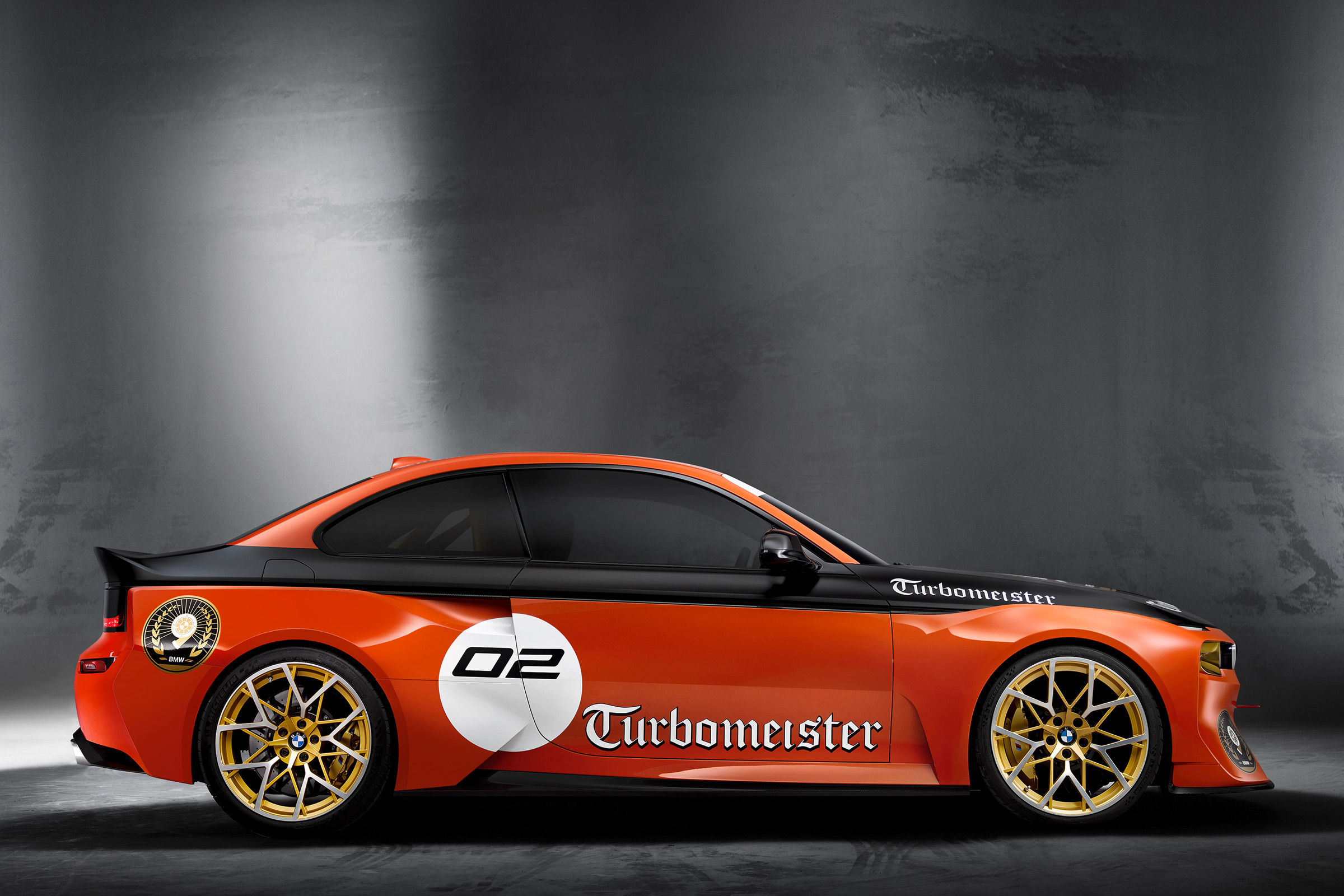 BMW 2002 Hommage Turbomeister - side