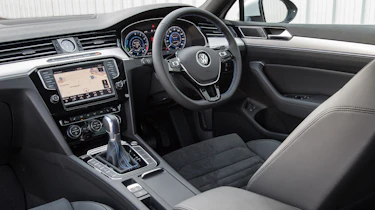 Volkswagen Passat GTE 2016 - interior