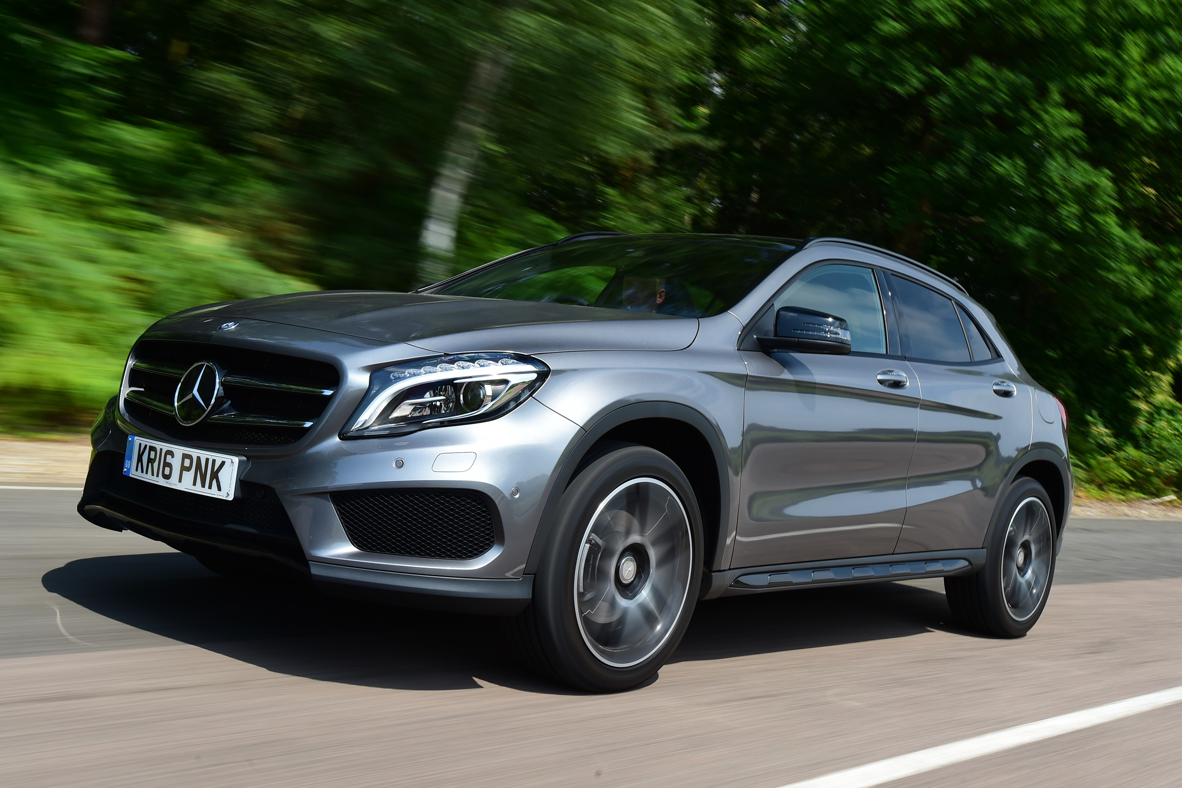 Mercedes GLA 2016 - front tracking