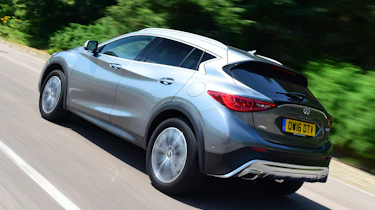 Infiniti QX30 2016 - rear tracking