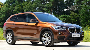 BMW X1 2016 - front quarter