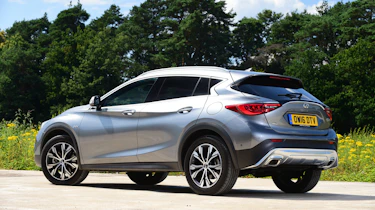 Infiniti QX30 2016 - rear quarter