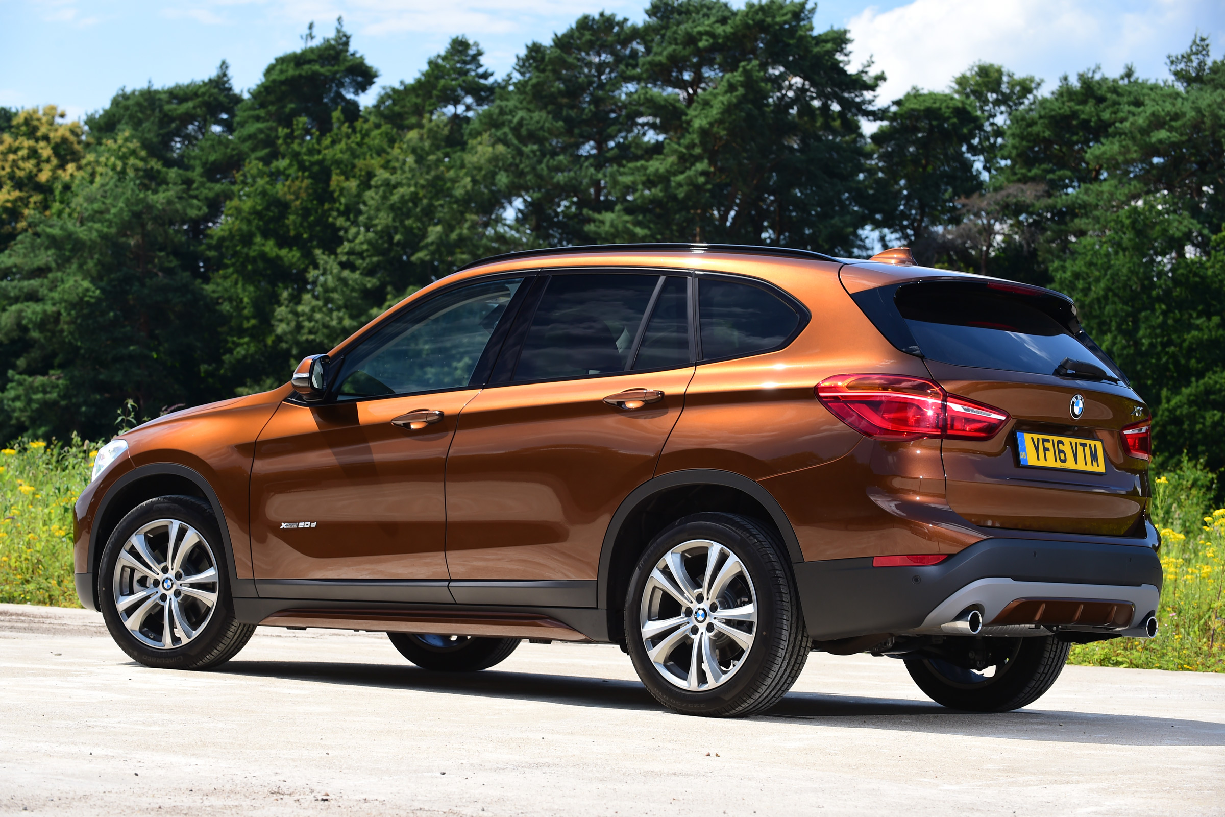BMW X1 2016 - rear quarter