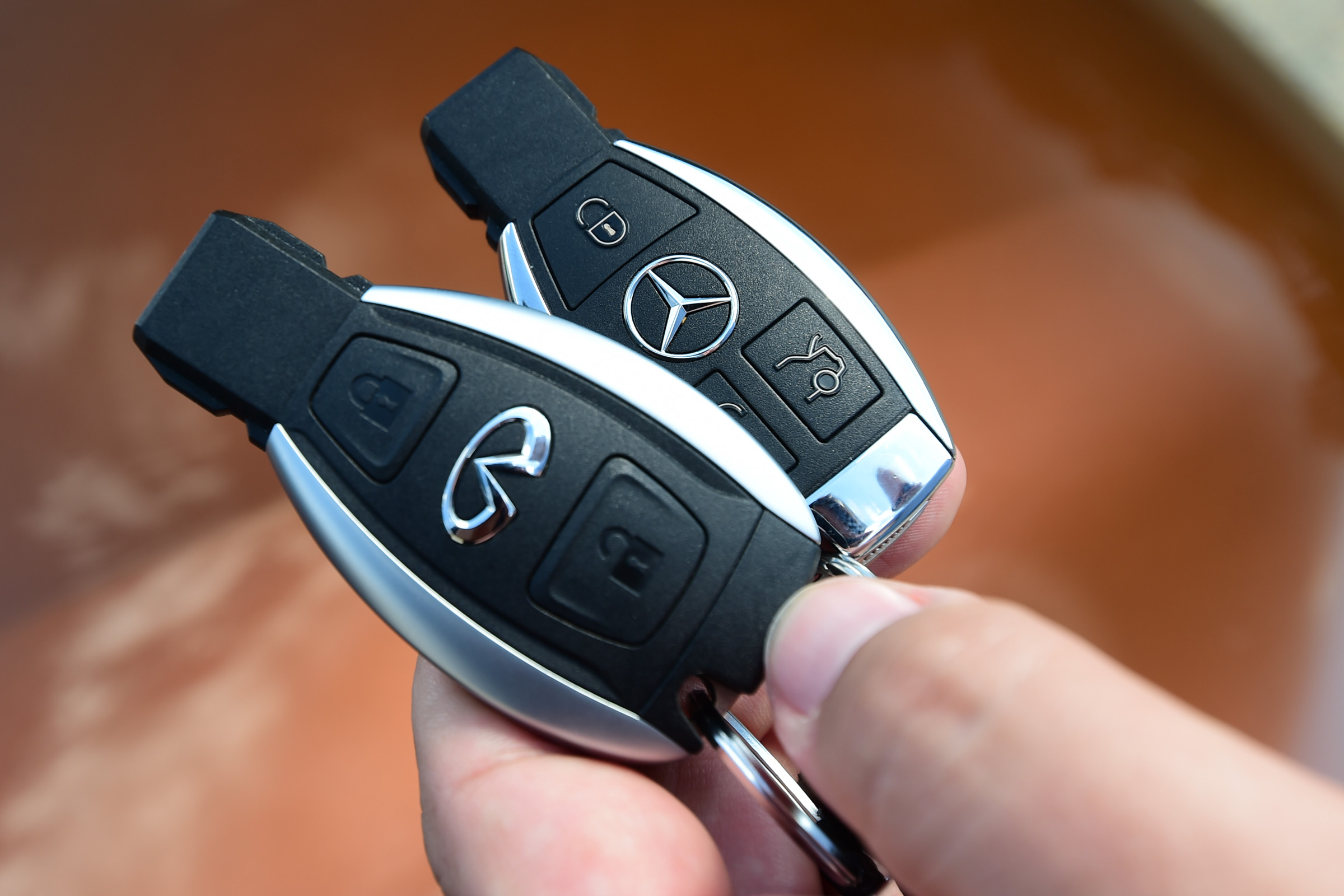 Infiniti QX30 vs Mercedes GLA vs BMW X1 - keys
