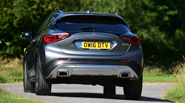 Infiniti QX30 2016 - rear cornering