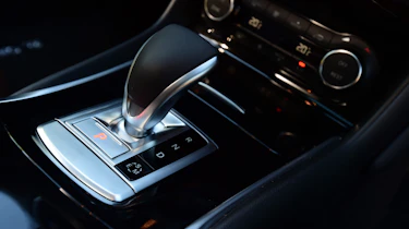 Infiniti QX30 2016 - gearlever