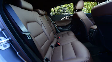 Infiniti QX30 2016 - rear seats