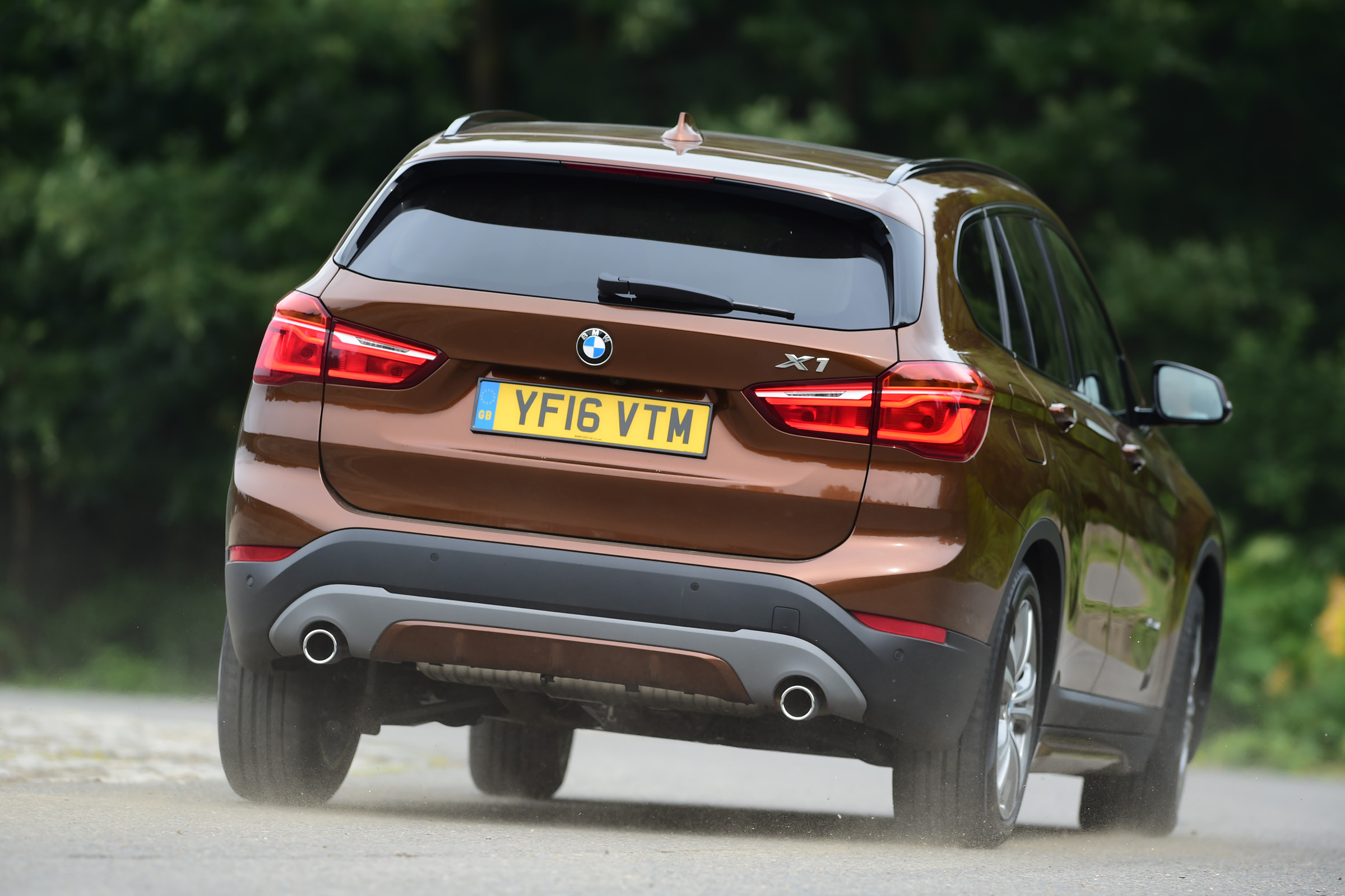 BMW X1 2016 - rear cornering