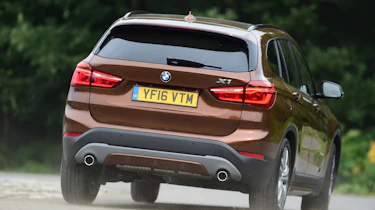 BMW X1 2016 - rear cornering