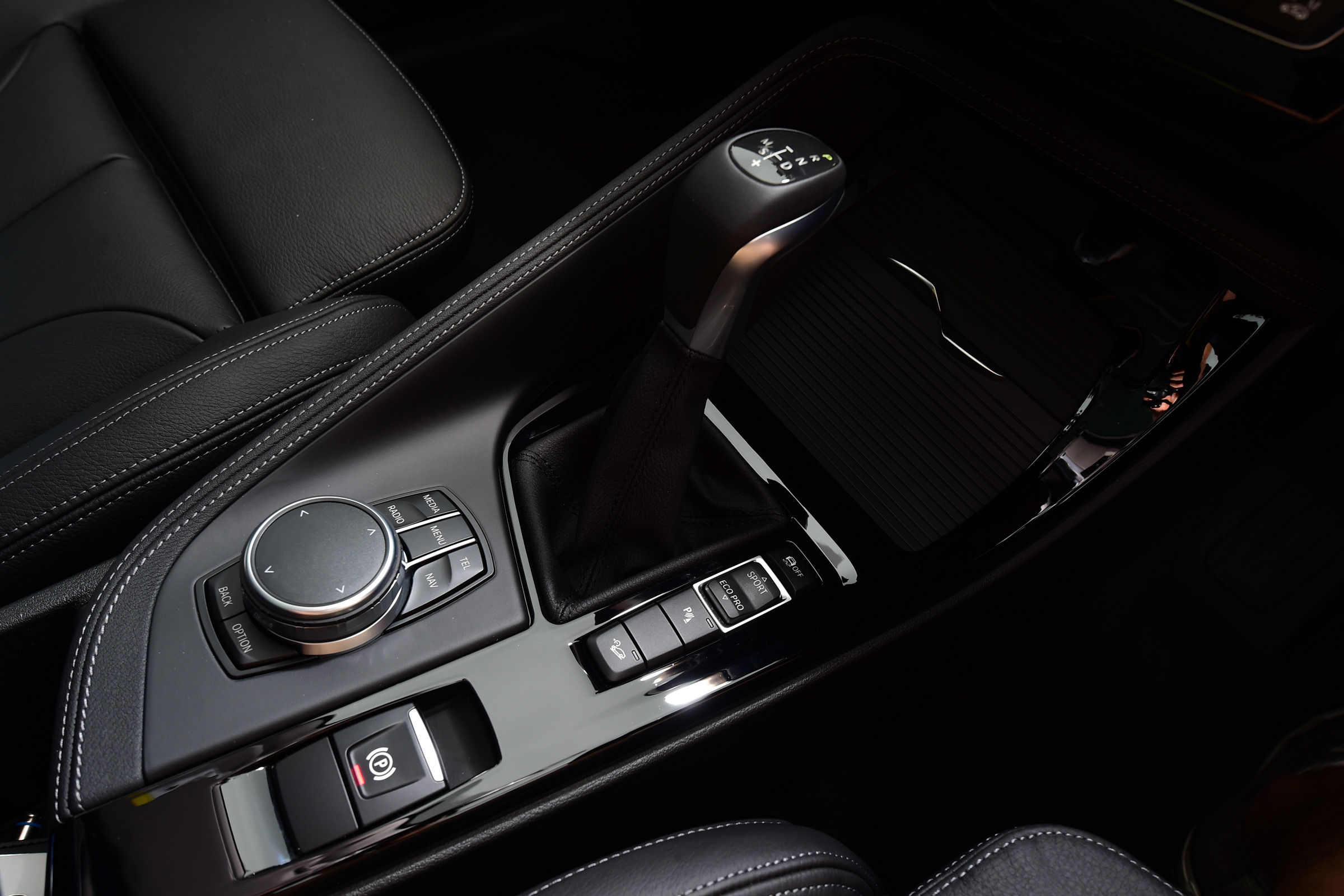 BMW X1 2016 - centre console