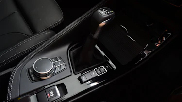 BMW X1 2016 - centre console