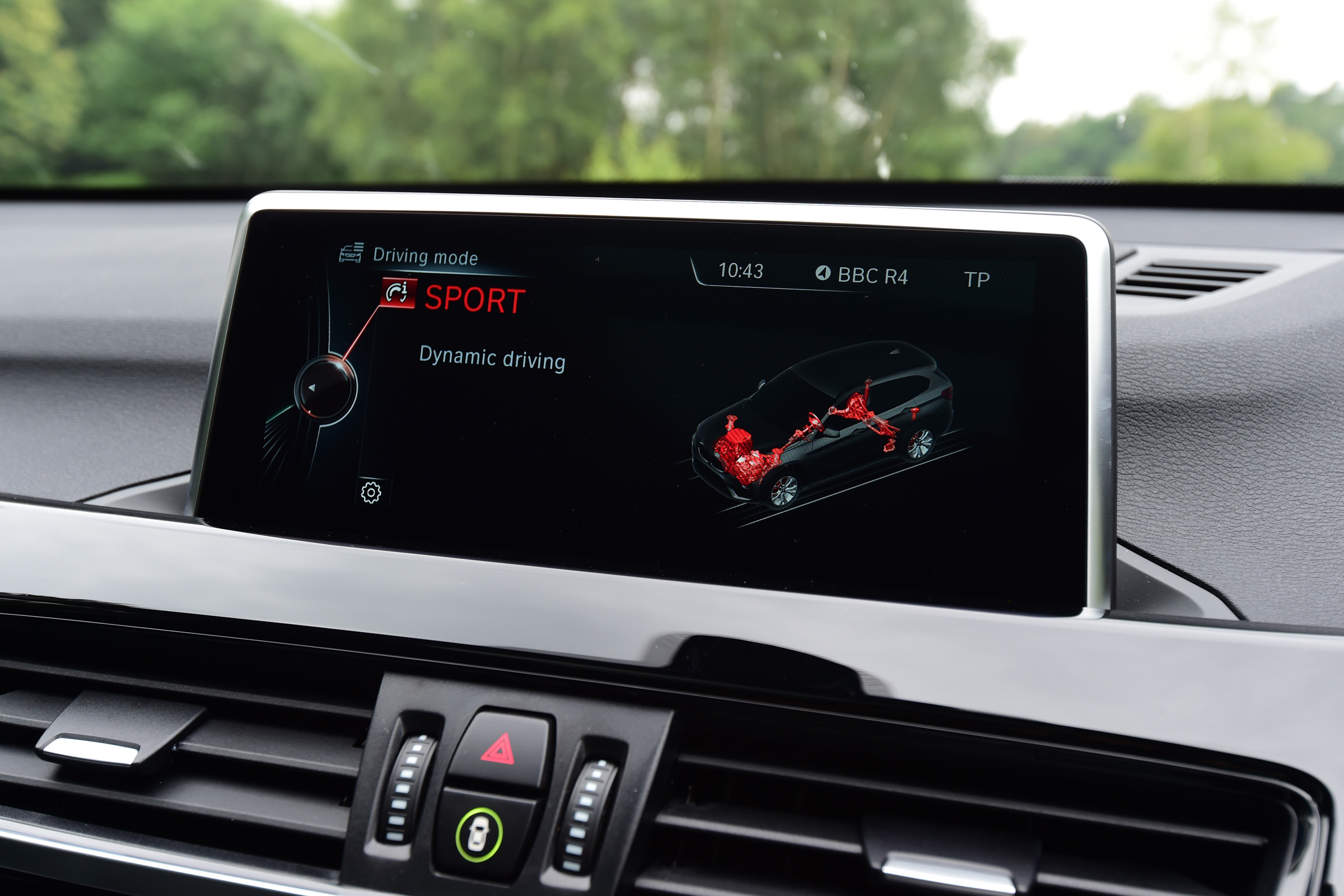 BMW X1 2016 - infotainment
