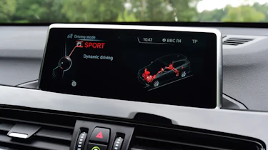 BMW X1 2016 - infotainment