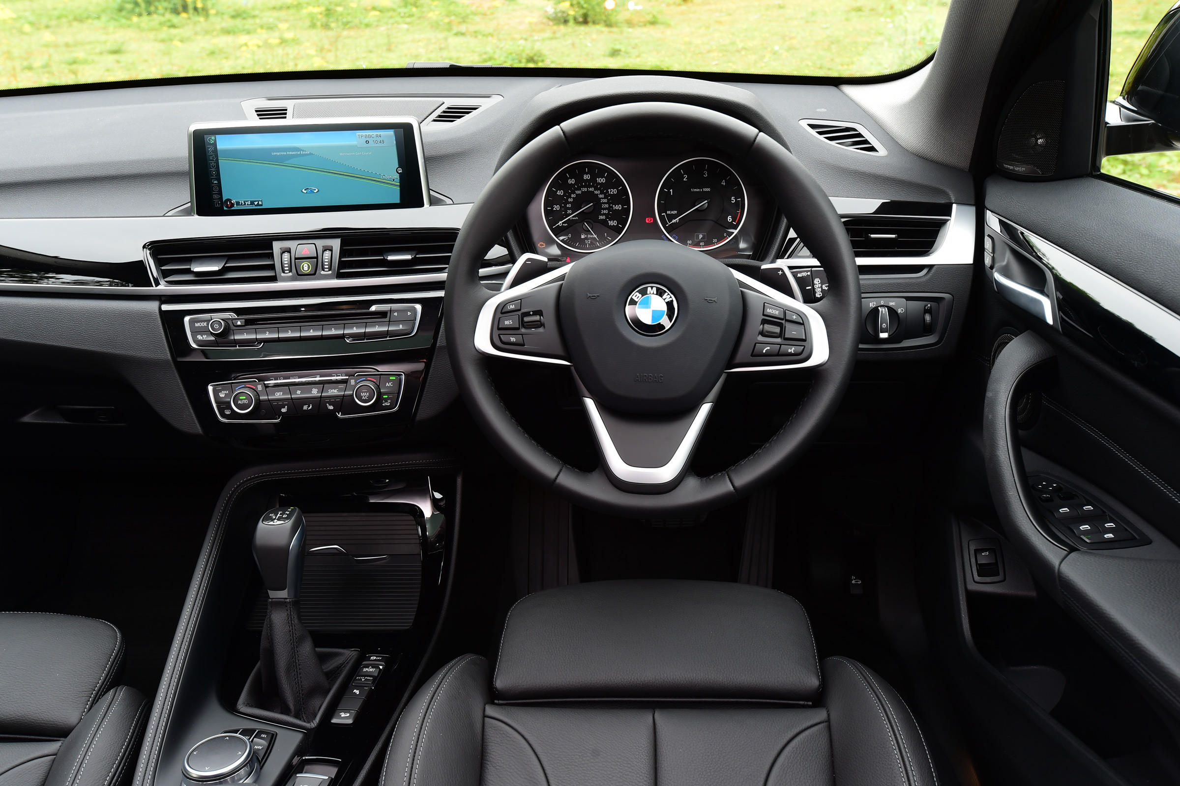 BMW X1 2016 - interior