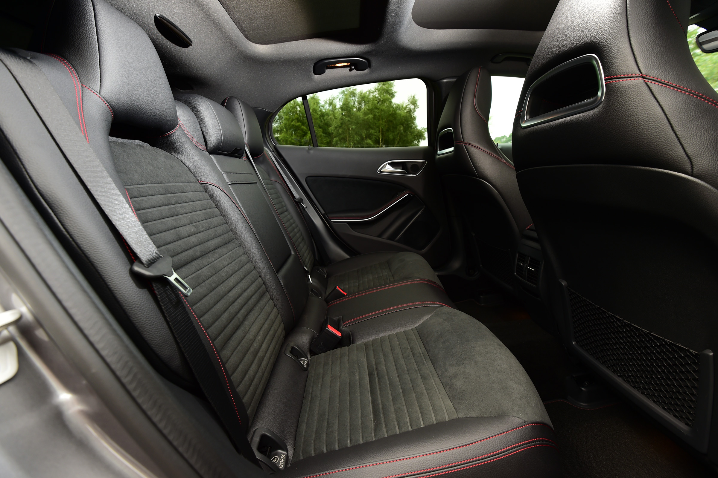Mercedes GLA 2016 - rear seats