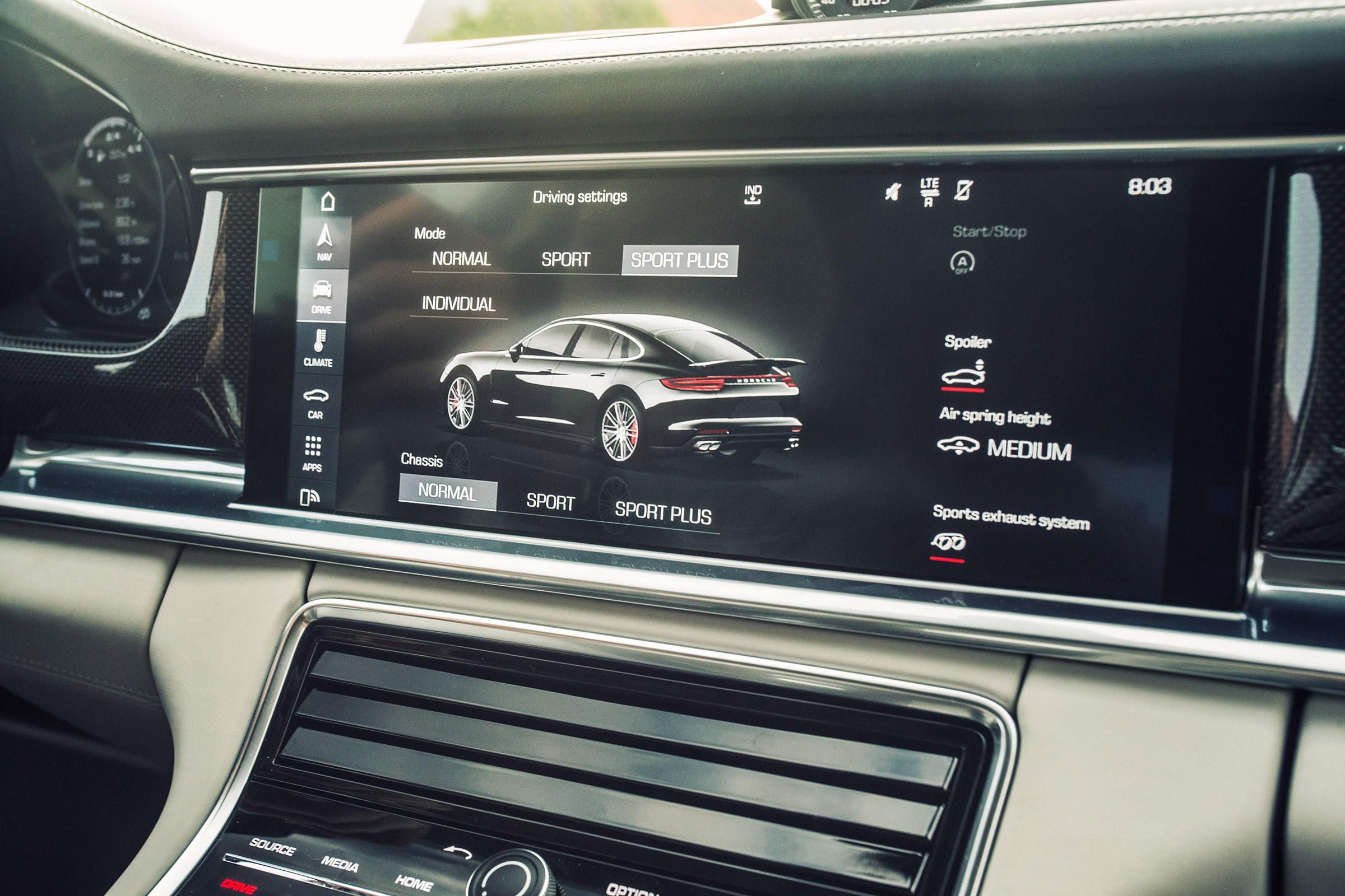 Porsche Panamera Turbo - infotainment screen