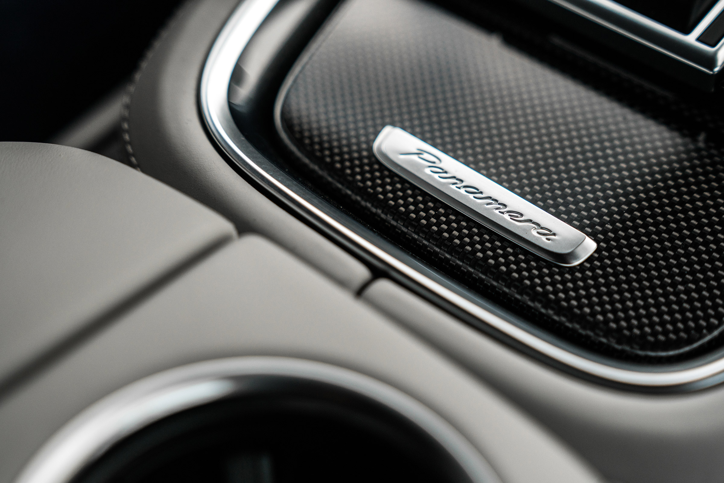 Porsche Panamera Turbo - interior detail