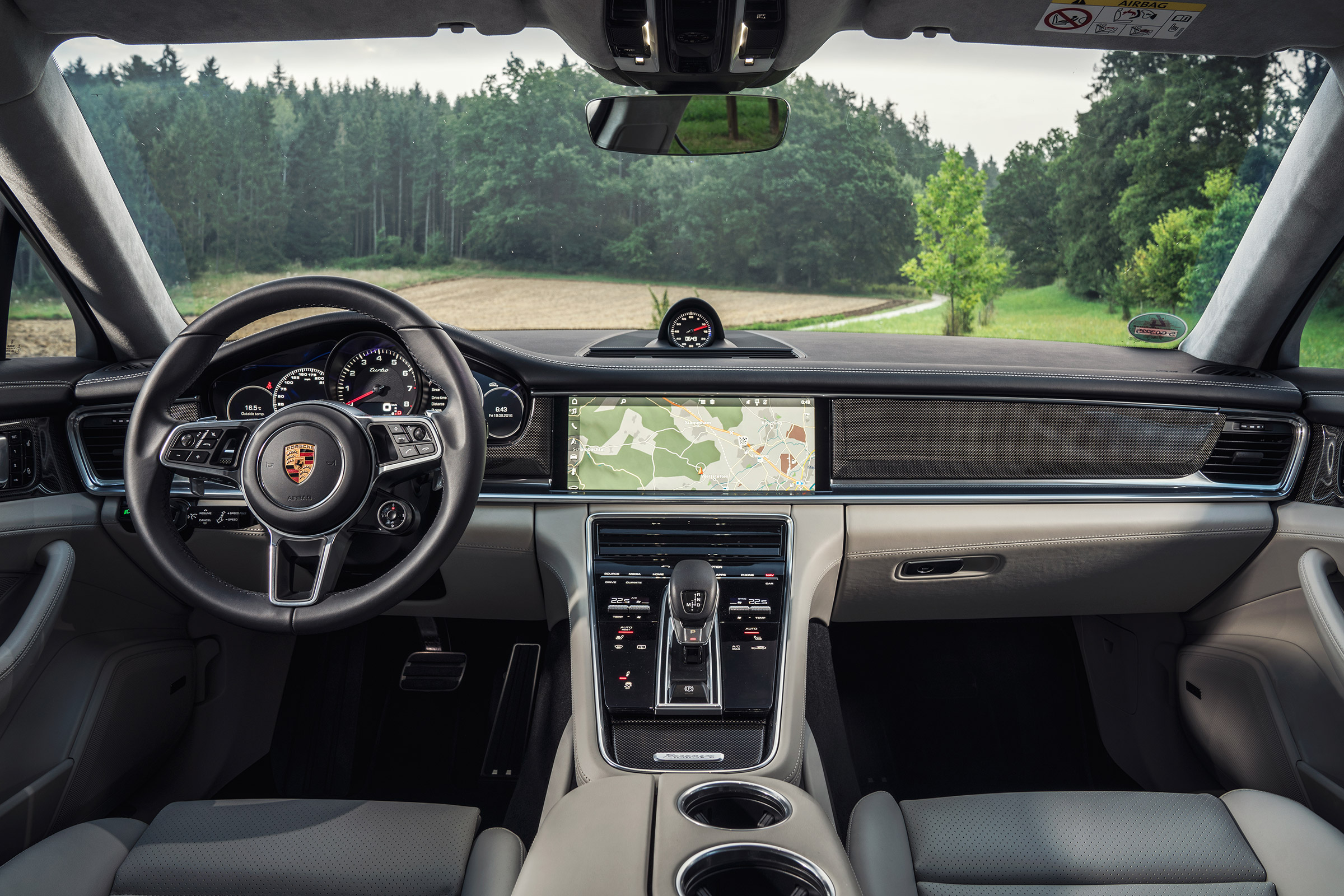 Porsche Panamera Turbo - dash