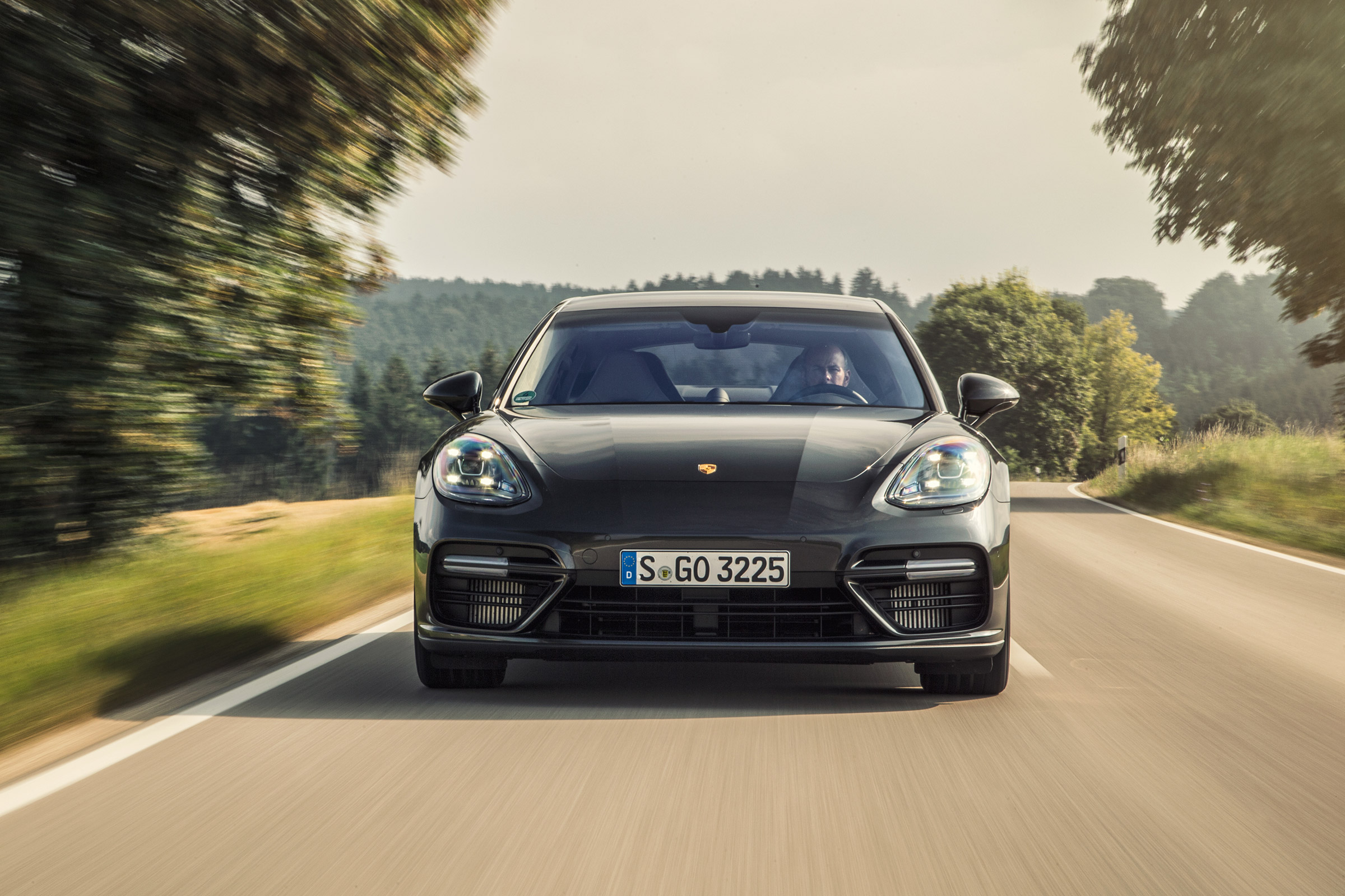 Porsche Panamera Turbo - full front