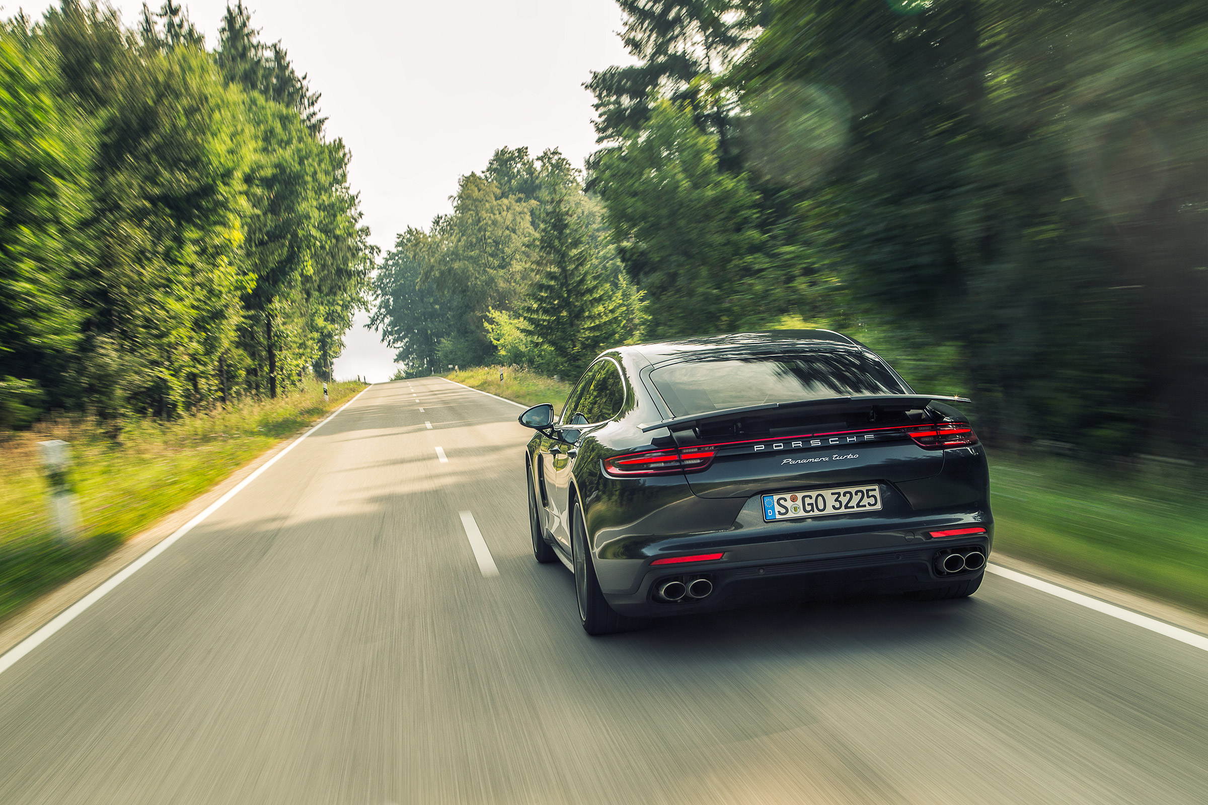 Porsche Panamera Turbo - rear action