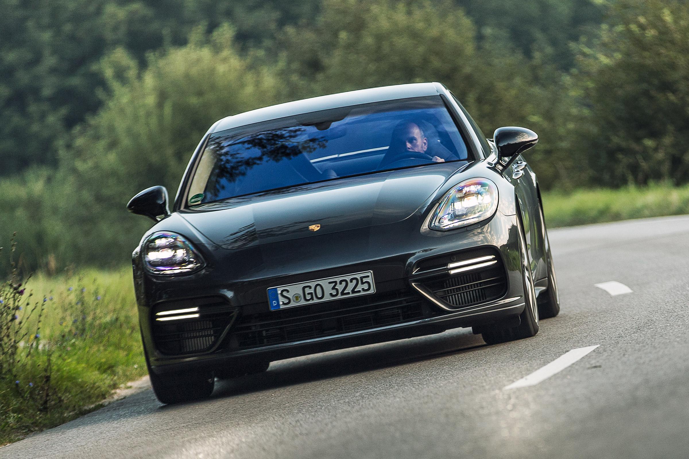 Porsche Panamera Turbo - front action
