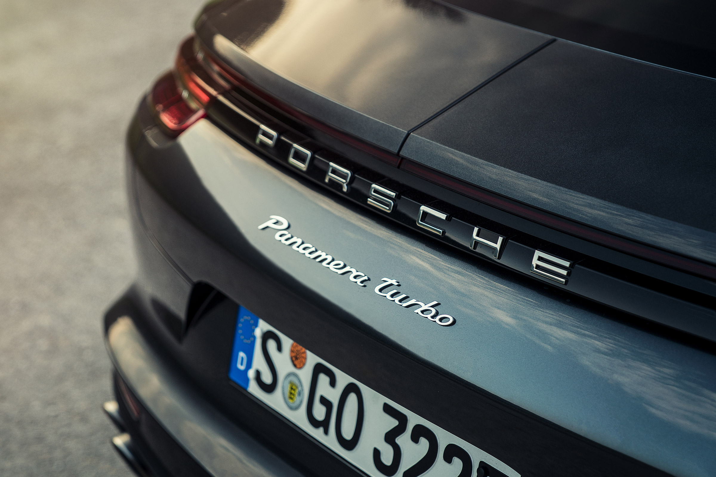 Porsche Panamera Turbo - badge