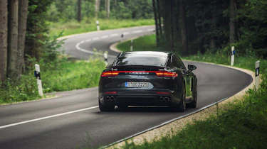 Porsche Panamera Turbo - rear cornering