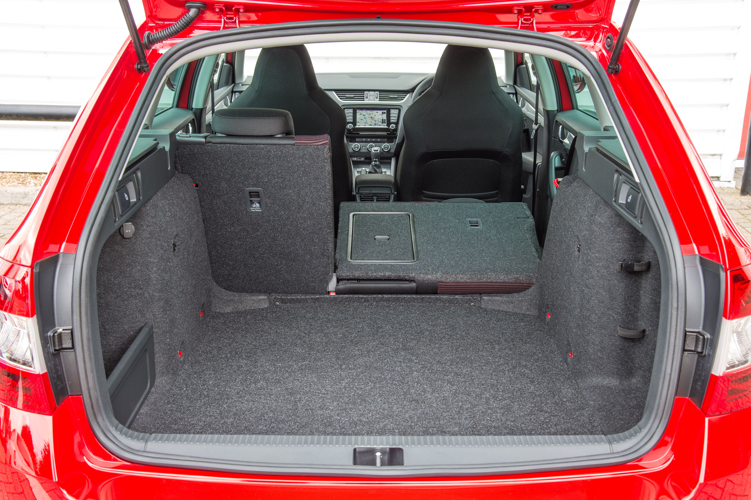 Skoda Octavia SE Sport and SE Technology boot
