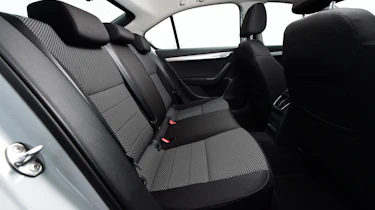 Skoda Octavia 1.0 TSI 2016 - rear seats