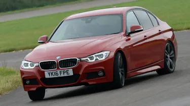 BMW 330e 2016 - front cornering