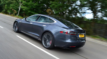 Tesla Model S 2016 facelift rear tracking