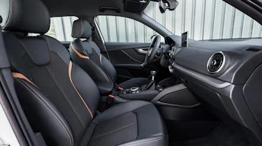 Audi Q2 1.0 TFSI - interior 2